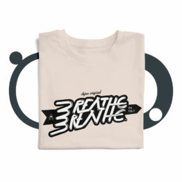 Folded-T-Shirt_breathe_graffiti_creamwhite